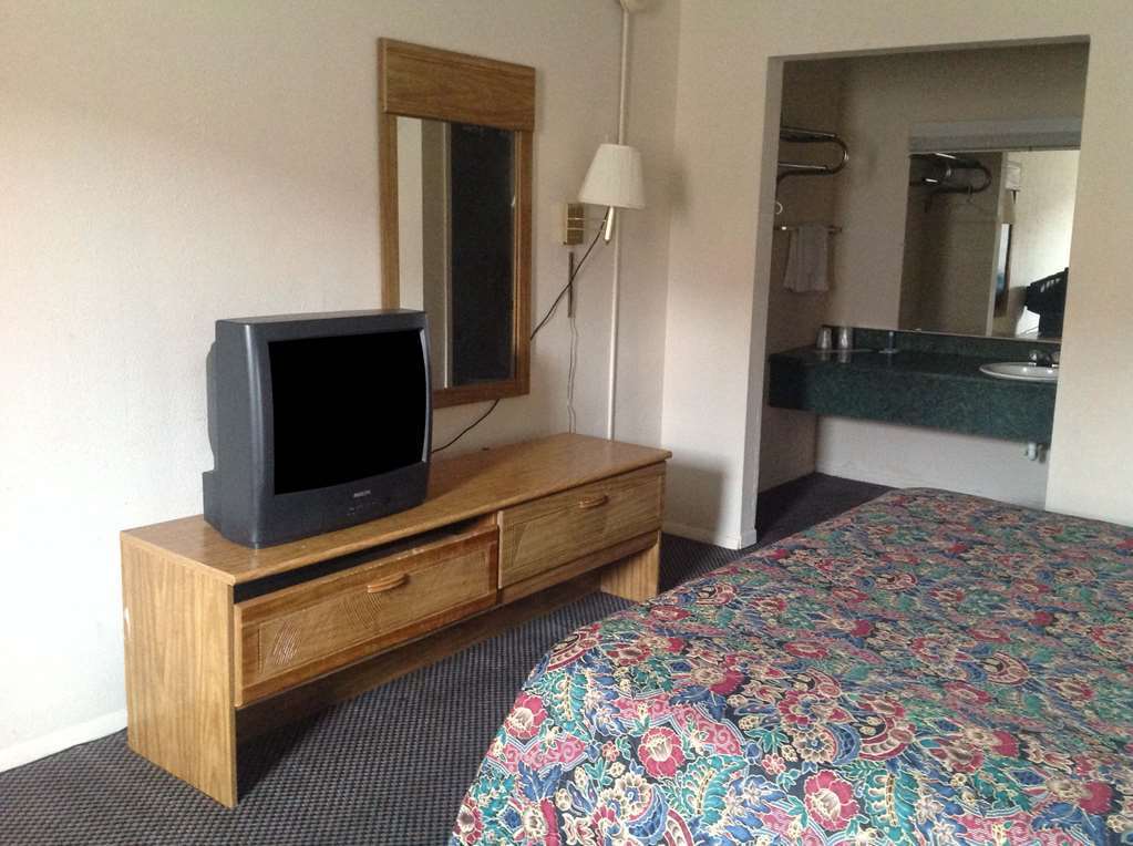 Country Hearth Inn & Suites Indianapolis Room photo